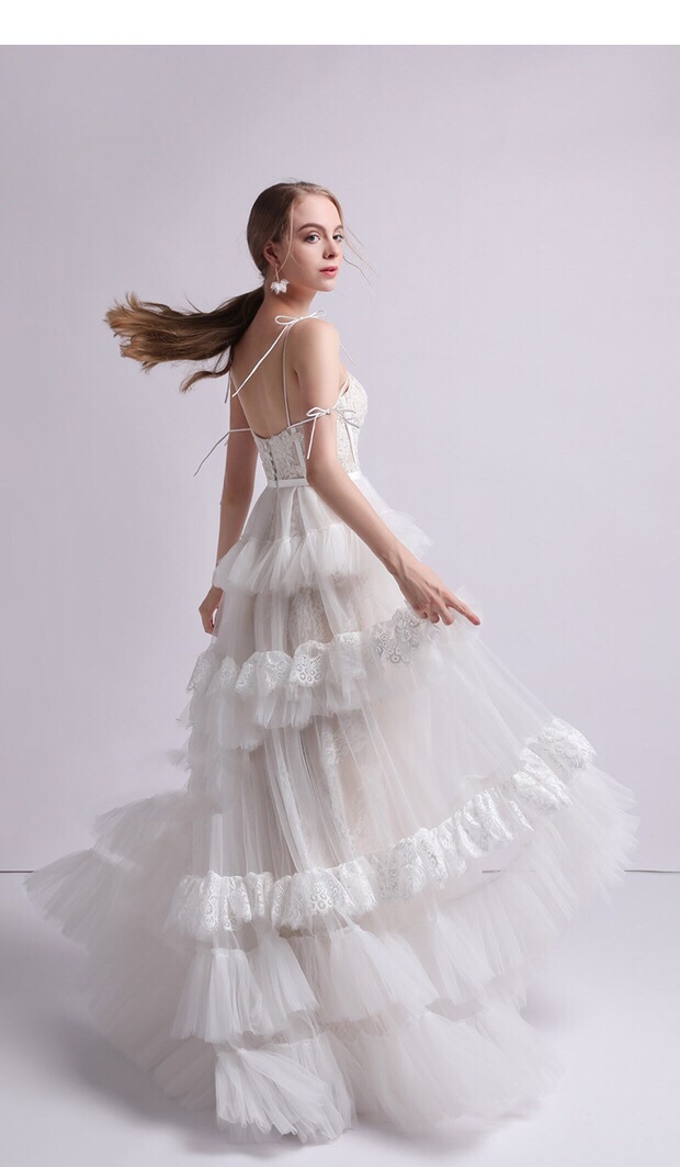 Elegant Boho Spaghetti Straps A Line Wedding Dress Tiered Skirt Floor Length Hippie Style Bridal Gowns Long Beach Tulle Bride Dresses Sexy Backless Cu