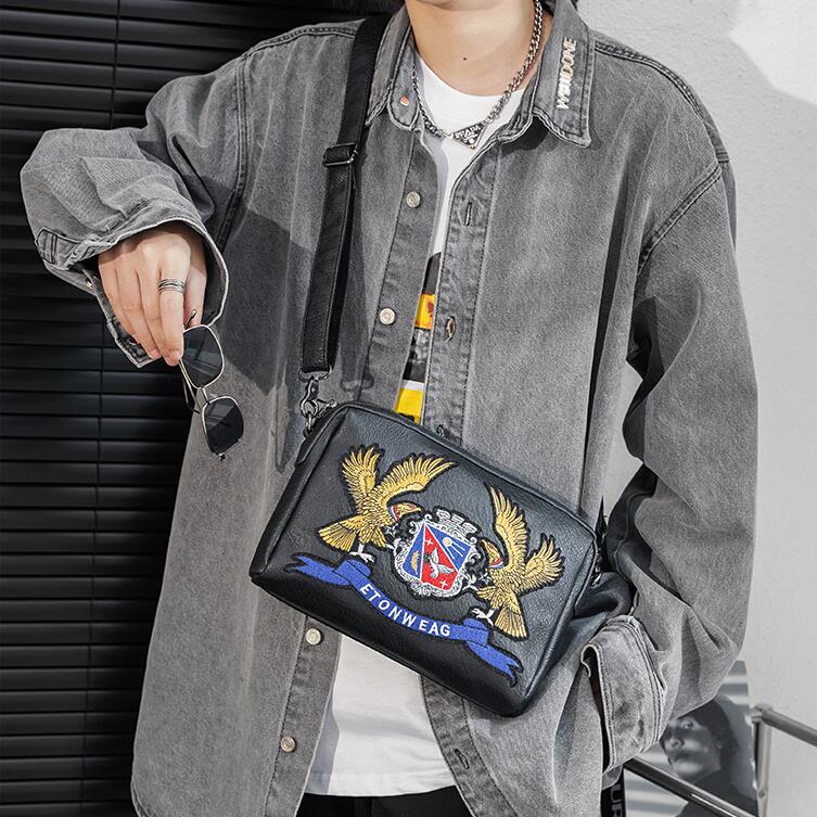 Wholesale factory men shoulder bags retro black leather leisure backpack street personalized embroidery handbag outdoor leisure fashion messenger bag
Wholesale factory men shoulder bags retro black leather leisure backpack street personalized embroidery handbag outdoor leisure fashion messenger bag