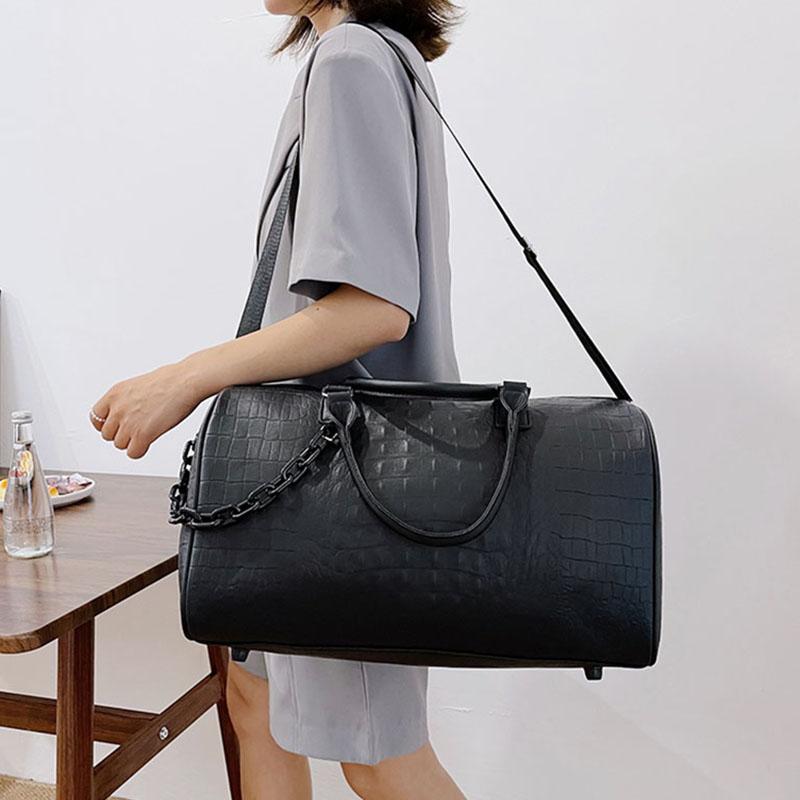 Duffel Bags Women Chain Travel Large Capacity Alligator PU Duffle Luxury Designer Fitness Waterproof Handbag Sports Shoulder Bag