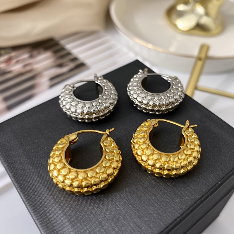 2021 charm gold earrings design women dangle earings for girls designer fashion jewellery good ear rings circular texture personality brass womens cuff earring
2021 charm gold earrings design women dangle earings for girls designer fashion jewellery good ear rings circular texture personality brass womens cuff earring