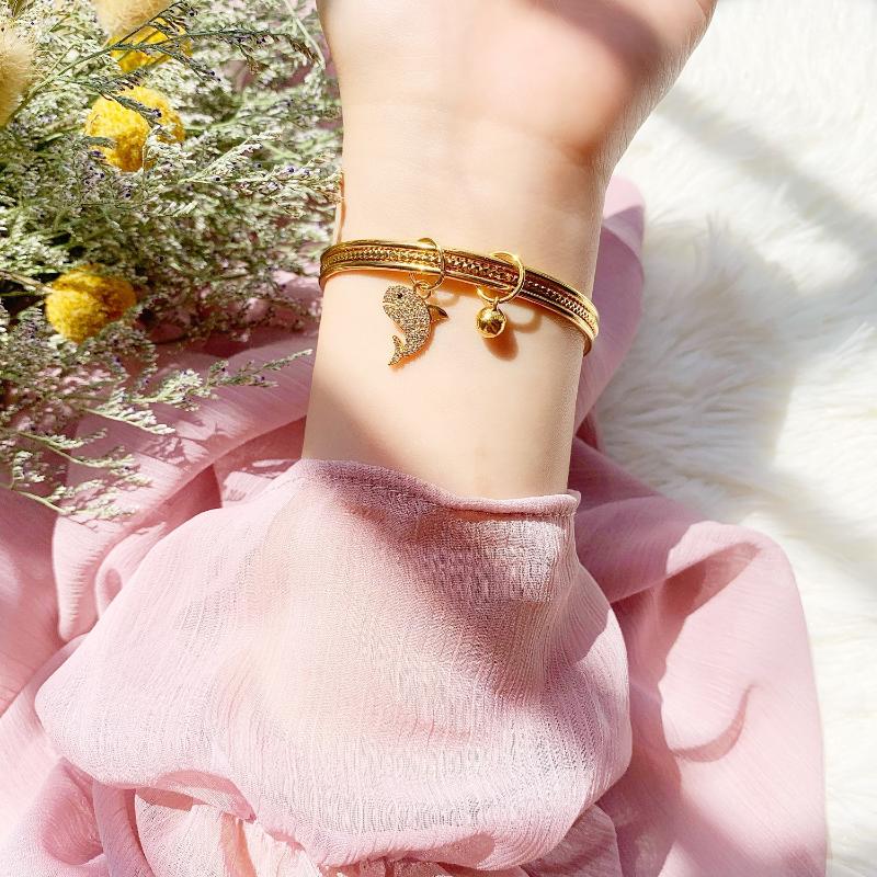 Bangle Temperament Three Silk Whale Bell Fine Bracelet Wrapped Gold Plated Long Fade For Women Vintage Bangles
Bangle Temperament Three Silk Whale Bell Fine Bracelet Wrapped Gold Plated Long Fade For Women Vintage Bangles