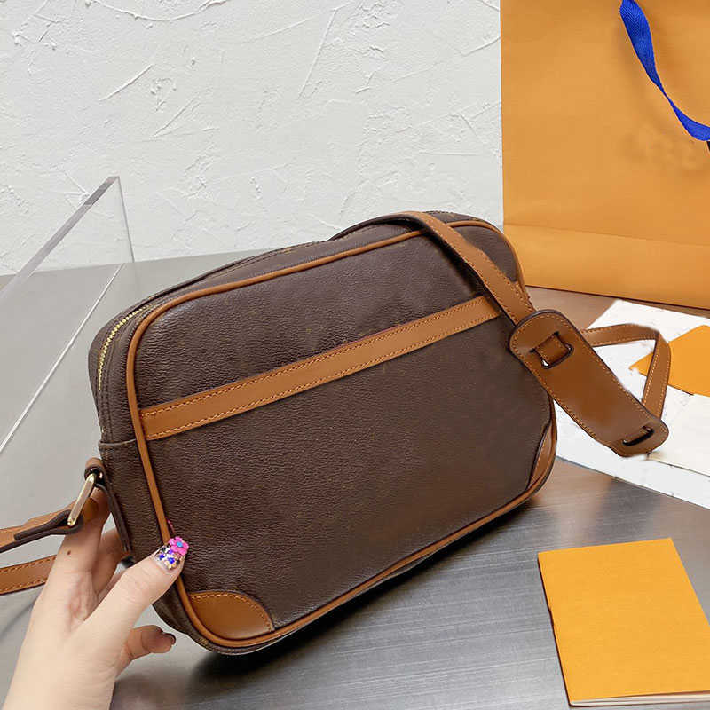 top 7a Women Medieval Messenger Camera Bag Largest Capacity Press Bags Ladies Old Flower handbag high Quality Shoulder Back, Brown
top 7a Women Medieval Messenger Camera Bag Largest Capacity Press Bags Ladies Old Flower handbag high Quality Shoulder Back, Brown