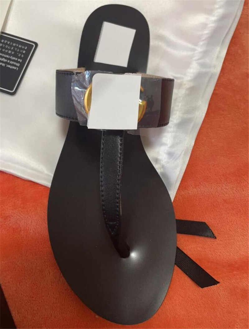 Fashion Men Women's Flats Casual sandals Beach slippers High quality Leather shoes Unisex Classic design flip flops Sandal G10093, A box
Fashion Men Women's Flats Casual sandals Beach slippers High quality Leather shoes Unisex Classic design flip flops Sandal G10093, A box