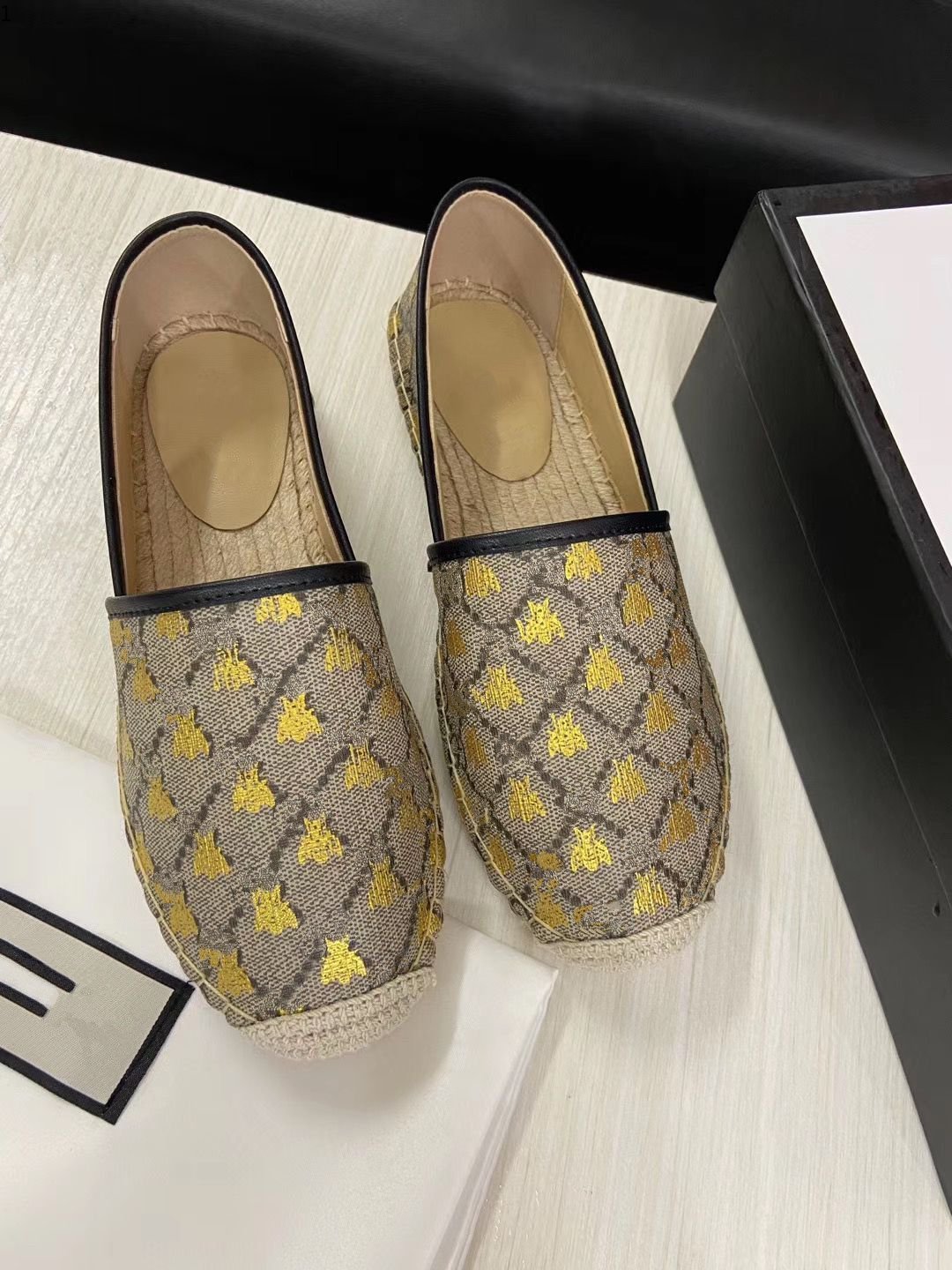 Classic style women Sneaker Casual shoes Fashion Fisherman for woman Trainers Walking size 35-41 mjh0002
Classic style women Sneaker Casual shoes Fashion Fisherman for woman Trainers Walking size 35-41 mjh0002