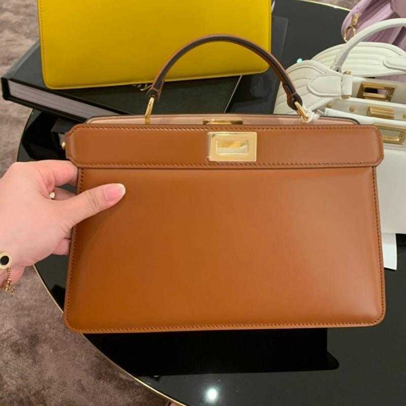 CLASSIC FLOWER Fend Luxurys New Peekaboo Iconic Mini Kitten Bag in Autumn and Winter 2021 Zlh
CLASSIC FLOWER Fend Luxurys New Peekaboo Iconic Mini Kitten Bag in Autumn and Winter 2021 Zlh