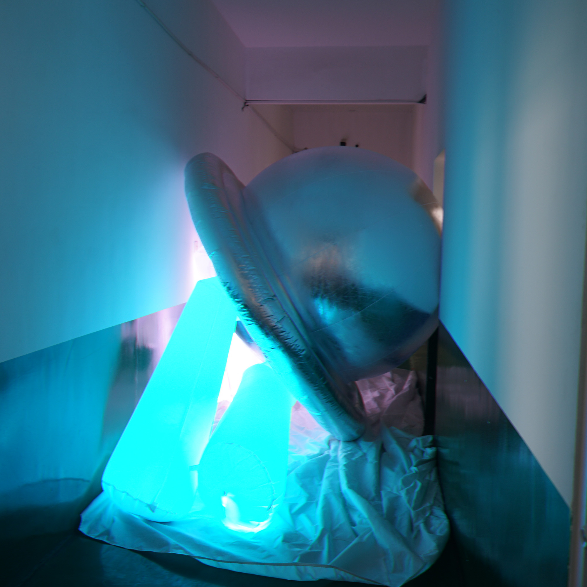 4.5m Tall Amazing Giant Inflatable UFO Balloon Model Silve Flying Saucer Dome With LED Light For Nightclub Party And Concert Stage Decoration