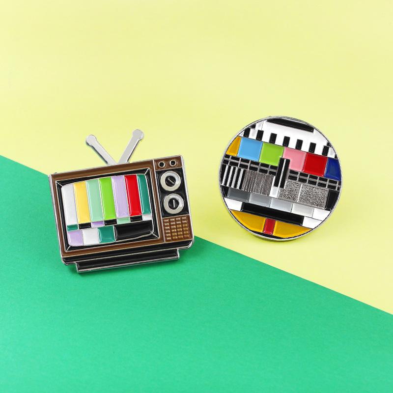 Pins, Brooches Fashion Trend Retro TV Badge, Station No Signal Display Creative Exquisite Badge Brooch, Commemorative Gift Wholesale
Pins, Brooches Fashion Trend Retro TV Badge, Station No Signal Display Creative Exquisite Badge Brooch, Commemorative Gift Wholesale