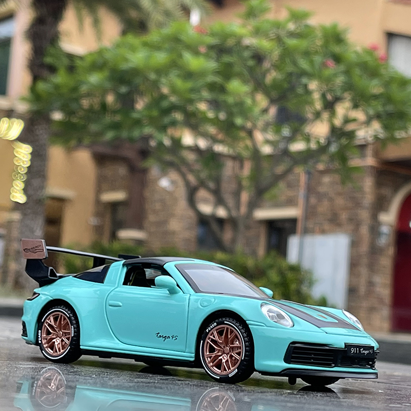 1/32 Porsches 911 TARGA 4S Alloy Racing Car Model Diecasts Simulation Metal Toy Car Model Sound Light Collection Childrens Gift Novelty Game
1/32 Porsches 911 TARGA 4S Alloy Racing Car Model Diecasts Simulation Metal Toy Car Model Sound Light Collection Childrens Gift Novelty Game