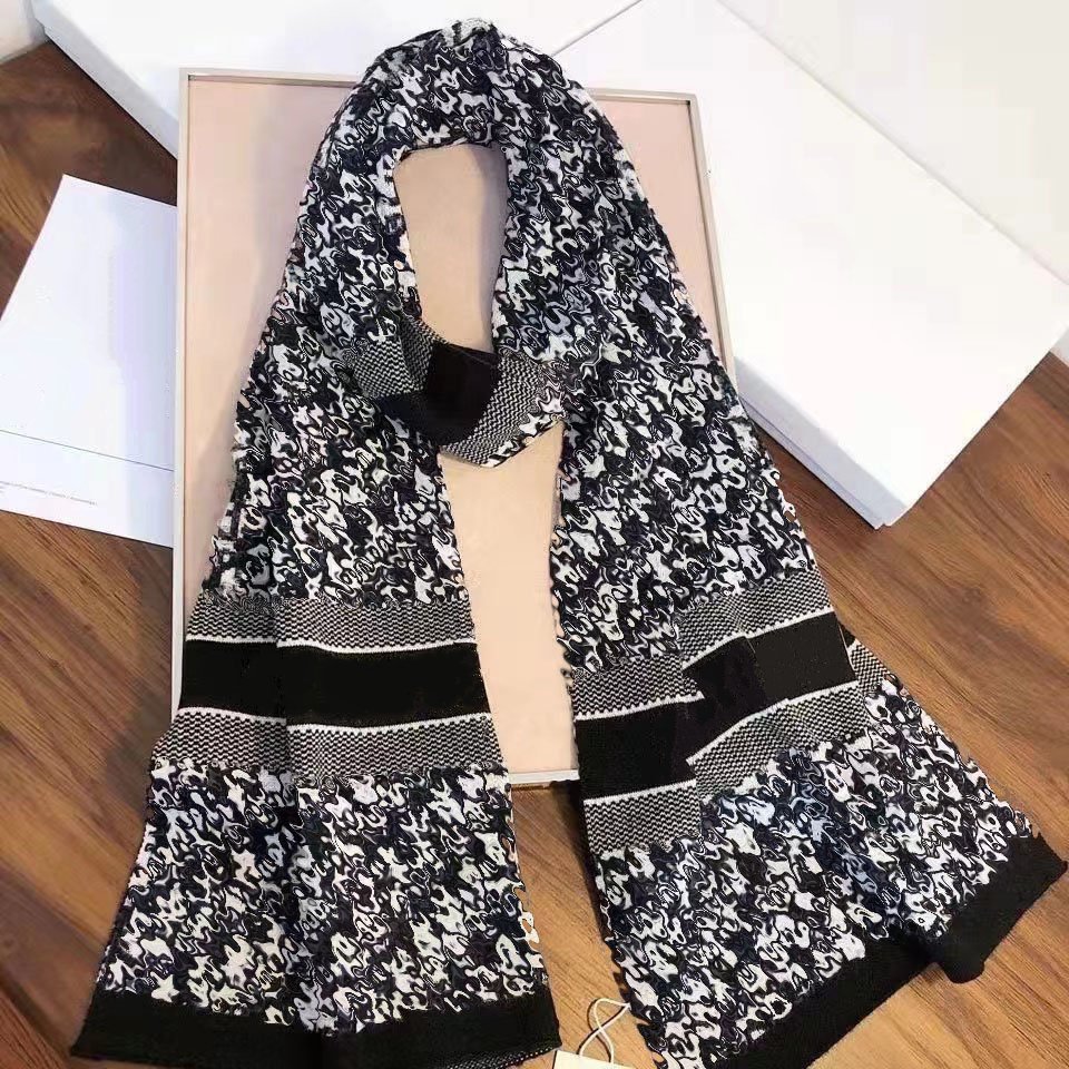 Luxury Designers Cashmere Scarf Gift 2021-2022 Fashion Winter Unisex Men Women High End Designer Big Letters Classic flower Graphic Shawls Scarves top quality
Luxury Designers Cashmere Scarf Gift 2021-2022 Fashion Winter Unisex Men Women High End Designer Big Letters Classic flower Graphic Shawls Scarves top quality