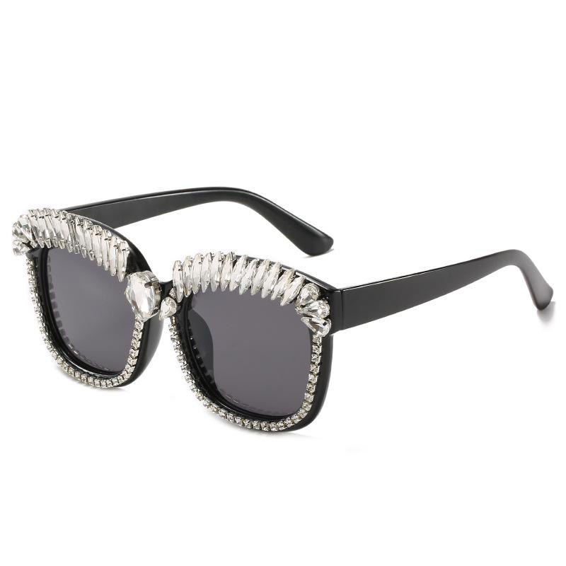 Sunglasses Fashion Brand Design Vintage Rhinestone Women Men European And American Personality Retro Sun Glasses Female UV400
Sunglasses Fashion Brand Design Vintage Rhinestone Women Men European And American Personality Retro Sun Glasses Female UV400