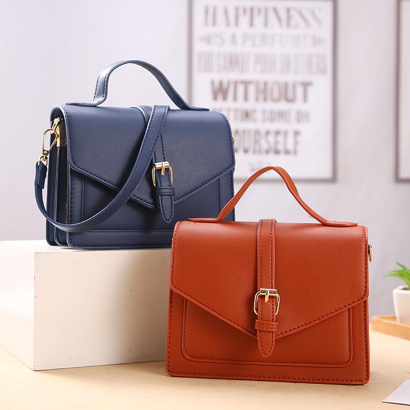 2021 New Small Women Handbags Simple Fashion Leather Messenger bag Vintage Lady Crossbody Tote Women's bag, Black
2021 New Small Women Handbags Simple Fashion Leather Messenger bag Vintage Lady Crossbody Tote Women's bag, Black