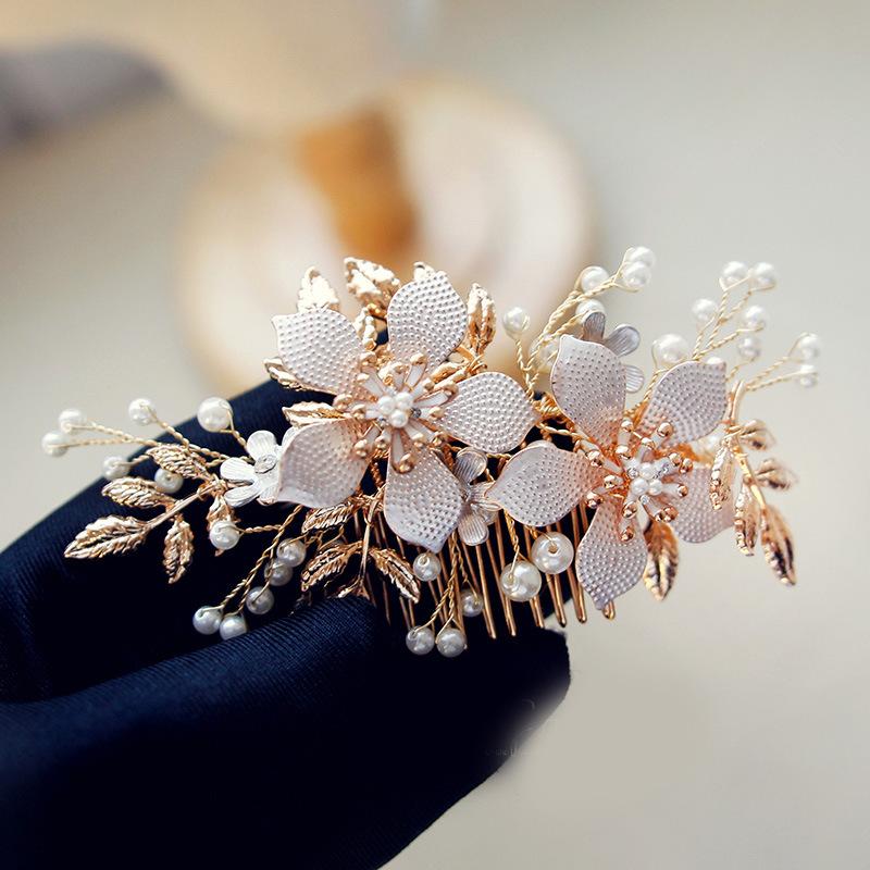 Hair Clips & Barrettes Le Liin Bride Flower Beaded Comb Bridal Ornament Golden Wedding Accessories, Golden;silver
Hair Clips & Barrettes Le Liin Bride Flower Beaded Comb Bridal Ornament Golden Wedding Accessories, Golden;silver