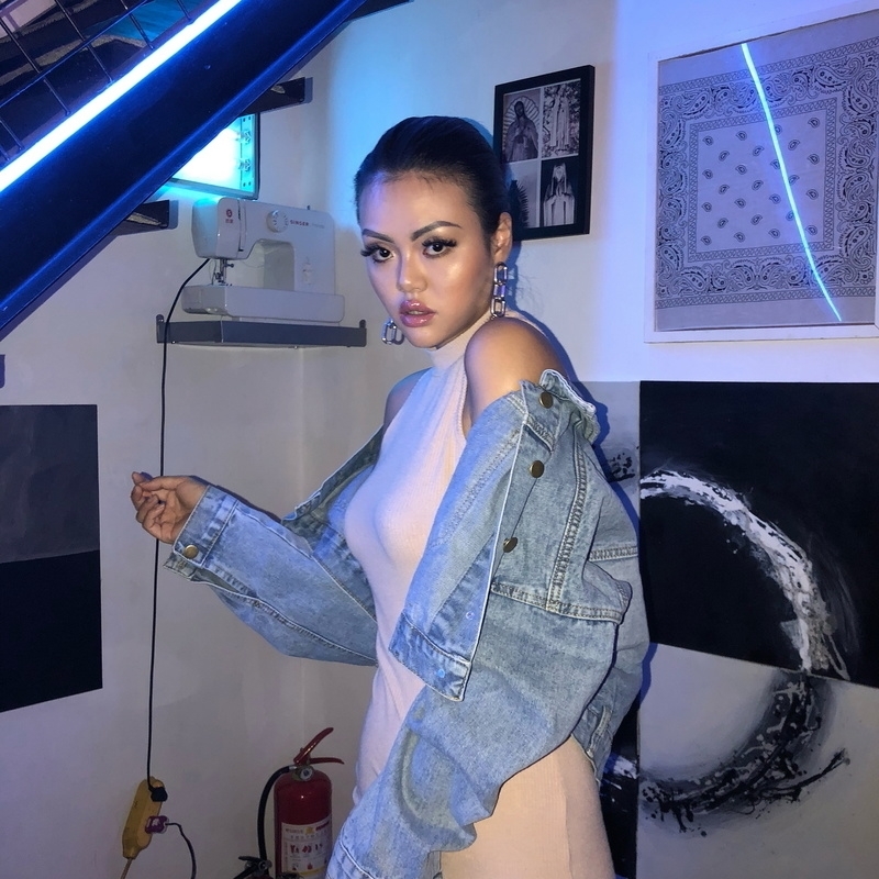 European Style Antique Bat Sleeve Antique Short Style Women Jeans Jacket Female Loose BF Long Sleeved Jacket. T200319