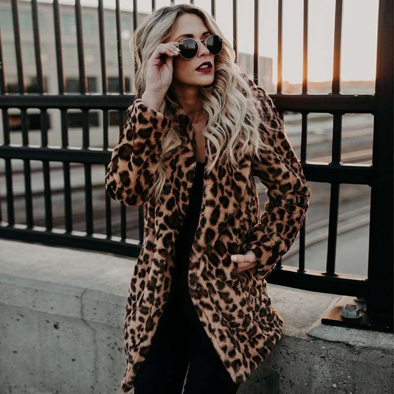 Autumn and Winter New Style Faux Fur Imitation Raccoon Fur Collar Classic Leopard Print Mid-length Women's Coat, Black
Autumn and Winter New Style Faux Fur Imitation Raccoon Fur Collar Classic Leopard Print Mid-length Women's Coat, Black