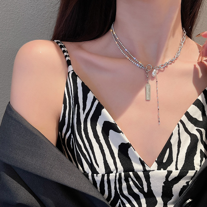 Square Brand Pearl Necklace 2021 New Women's Light Luxury Minor Insts Hip-Hop Fashion Pendant Women's Accessories Blitz Diamond Co, Golden;silver
Square Brand Pearl Necklace 2021 New Women's Light Luxury Minor Insts Hip-Hop Fashion Pendant Women's Accessories Blitz Diamond Co, Golden;silver