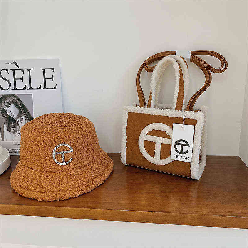 Telfar Handbags Brand Designer Winter Warm Fur Large Bag and Caps Women Luxury Fluffy Plush Tote Hat Set
Telfar Handbags Brand Designer Winter Warm Fur Large Bag and Caps Women Luxury Fluffy Plush Tote Hat Set