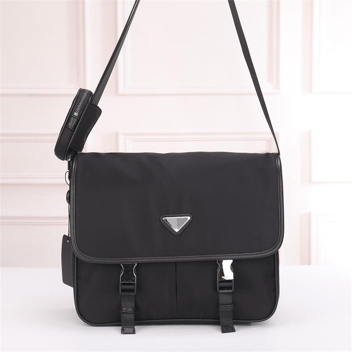 2021 Luxury designer classic style single shoulder messenger camera bag unisex bag card bag light and durable
2021 Luxury designer classic style single shoulder messenger camera bag unisex bag card bag light and durable