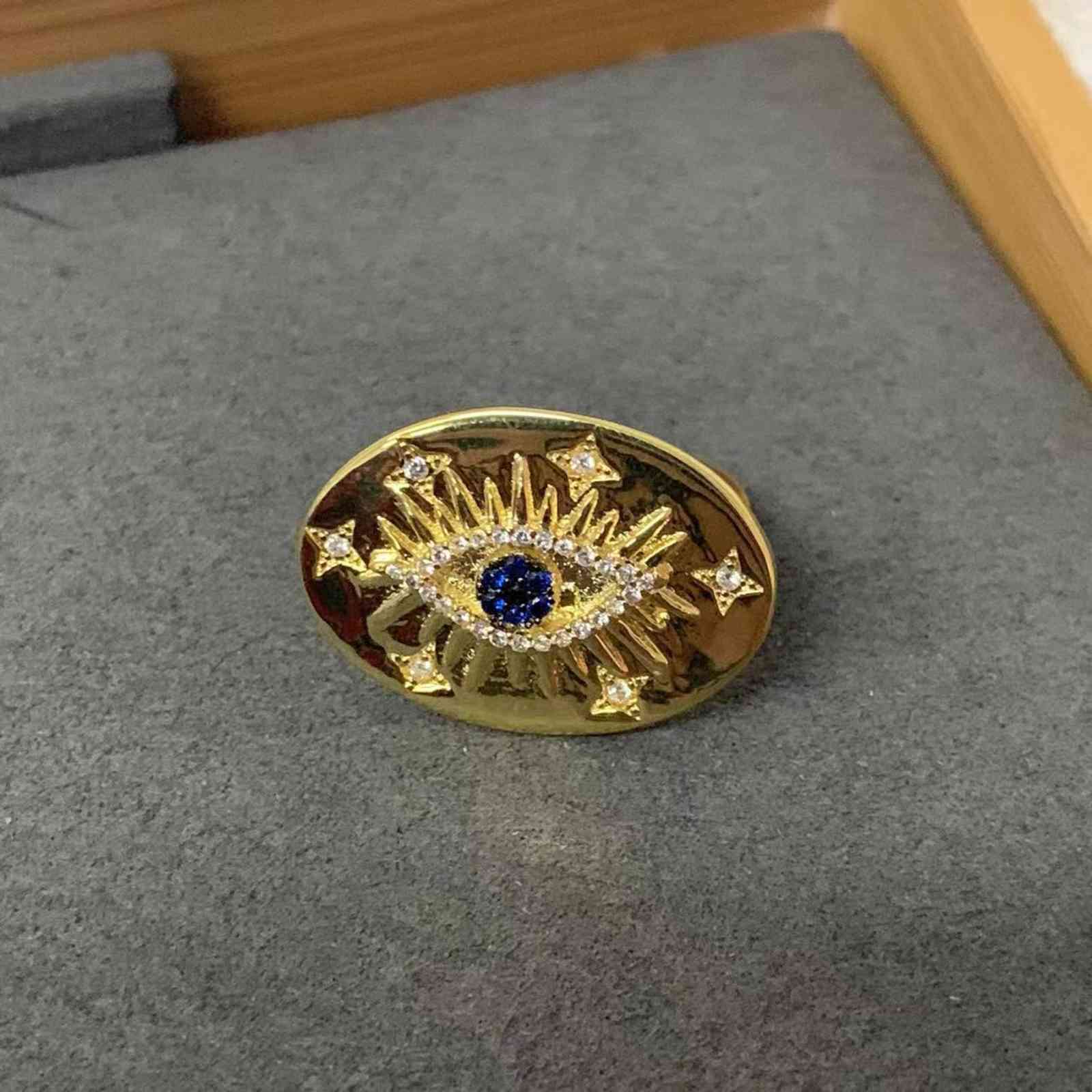 Family a Golden Devil's Eye Ring Ins Wind Fun Rabbit Rogue Bell Pair