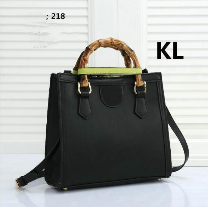 Tote Bag Large Capacity Package Shopping Bags Women Handbag pu Leather Fashion Letter Removable Crossbody Strap Handbags High Quality 27*9*25cm, Black
Tote Bag Large Capacity Package Shopping Bags Women Handbag pu Leather Fashion Letter Removable Crossbody Strap Handbags High Quality 27*9*25cm, Black
