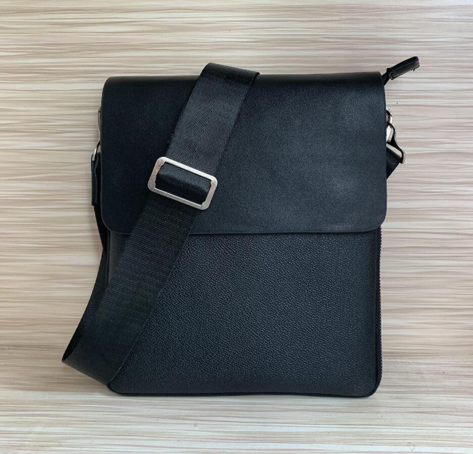 Designer Italian Mens Shoulder Bags Man Genuine Leather Briefcases Men Handbag Bolsas Messenger Bag Men Wedding Dress Crossbody Bag
Designer Italian Mens Shoulder Bags Man Genuine Leather Briefcases Men Handbag Bolsas Messenger Bag Men Wedding Dress Crossbody Bag