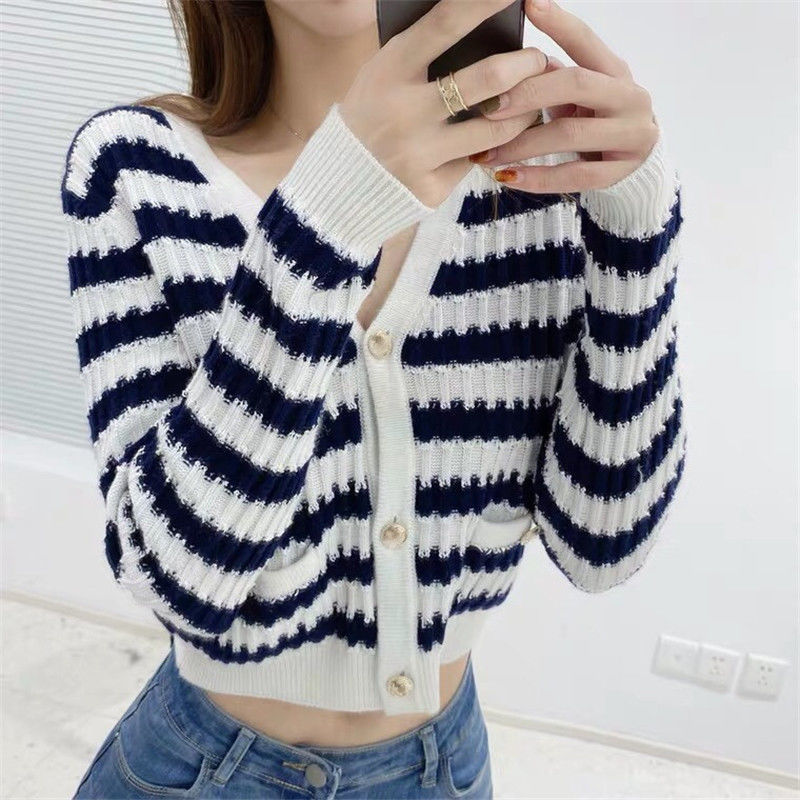 Web celebrity same high version light luxury classic stripe temperament fashion V-neck thin cardigan short coat, Black 2
Web celebrity same high version light luxury classic stripe temperament fashion V-neck thin cardigan short coat, Black 2
