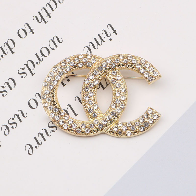 18K Gold Plated Brooches Fashion Mens Womens Designer Brand Double Letter Brooche Luxury Geometric Inlay Crystal Rhinestone Sweater Suit Collar Pin Christmas Gift
18K Gold Plated Brooches Fashion Mens Womens Designer Brand Double Letter Brooche Luxury Geometric Inlay Crystal Rhinestone Sweater Suit Collar Pin Christmas Gift