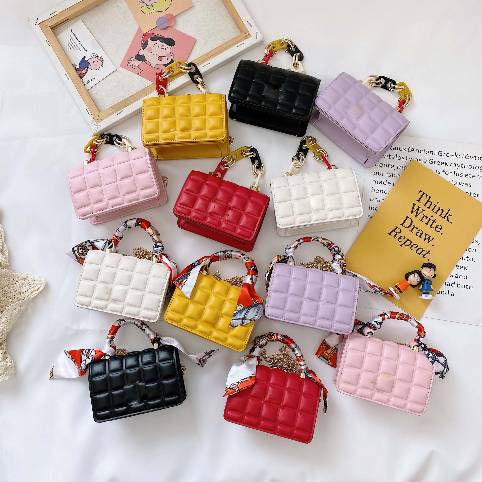 New indentation silk scarf color chain portable children cross - slung mini square bag Accessory bag for girls, As photo
New indentation silk scarf color chain portable children cross - slung mini square bag Accessory bag for girls, As photo