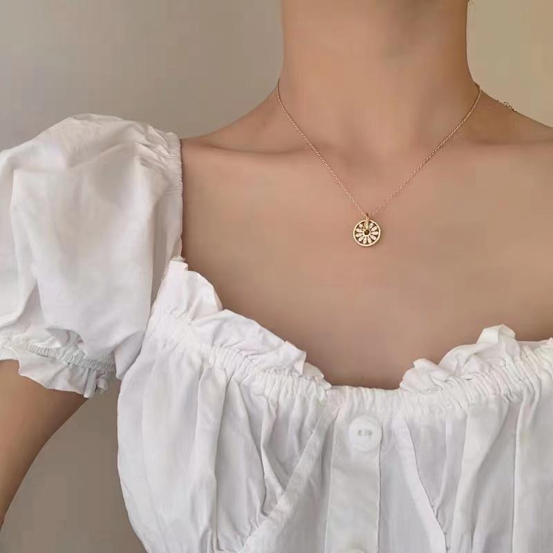 Chokers Fahsion Not Rust Stainless Steel Zircon Shell Fish Tail Lucky Compass Gold Women's Chain Pendant Necklaces Choker Jewelry
Chokers Fahsion Not Rust Stainless Steel Zircon Shell Fish Tail Lucky Compass Gold Women's Chain Pendant Necklaces Choker Jewelry