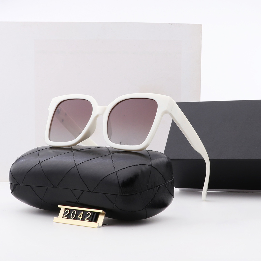 designer sunglasses sunglasses for woman women fashion luxury Outdoor tourism party Beach frame ultraviolet Polarized UV400 Gifts eyeglass with Box 2022
designer sunglasses sunglasses for woman women fashion luxury Outdoor tourism party Beach frame ultraviolet Polarized UV400 Gifts eyeglass with Box 2022