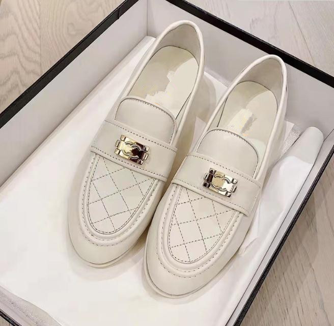 High-quality loafers women's flat soft shoes new plaid single shoe thick heels all-match slip-on small leather shoes Luxury design classic 34-40, Black
High-quality loafers women's flat soft shoes new plaid single shoe thick heels all-match slip-on small leather shoes Luxury design classic 34-40, Black