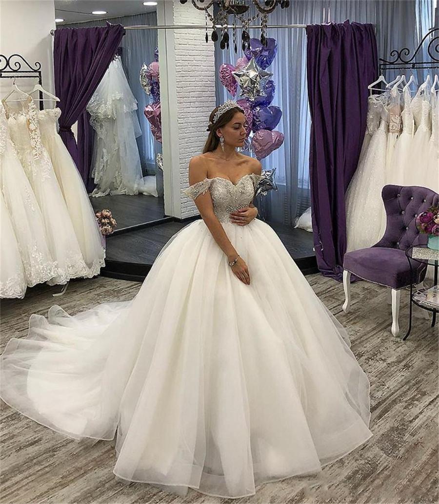 Luxury Crystals Beaded Ball Gown Wedding Dresses Off The Shoulder Long Train Vintage Bridal Gowns Chapel Ivory Organza Bride Dress Plus Size 2021 robe