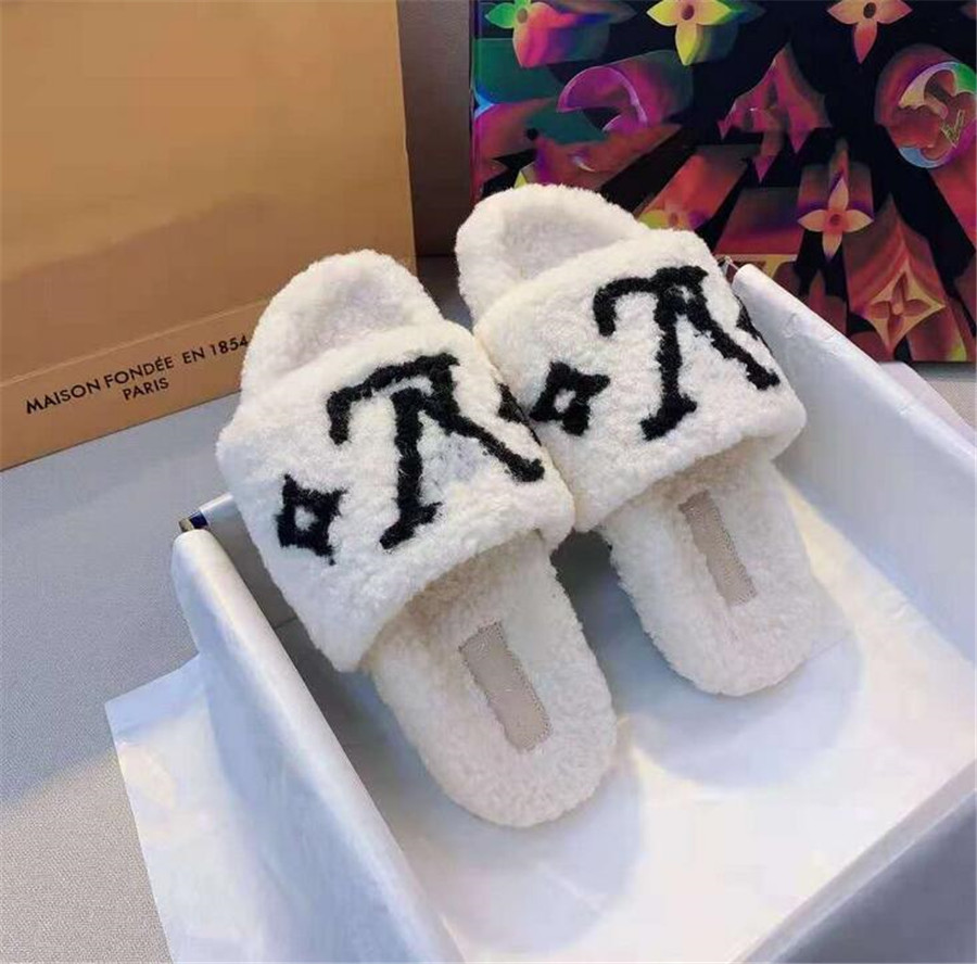 Classic Women's casual slippers Maomao sandals fashion Wool sandal women good quality Warm slipper Famous ladies winter Designer real fur shoes L90850
Classic Women's casual slippers Maomao sandals fashion Wool sandal women good quality Warm slipper Famous ladies winter Designer real fur shoes L90850