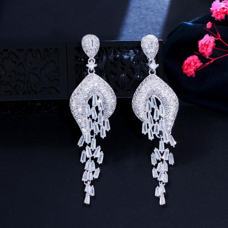 Dangle & Chandelier ThreeGraces Sparkling White Cubic Zirconia Silver Color Elegant Long Drop Earrings Wedding Prom Jewelry For Women ER671
Dangle & Chandelier ThreeGraces Sparkling White Cubic Zirconia Silver Color Elegant Long Drop Earrings Wedding Prom Jewelry For Women ER671