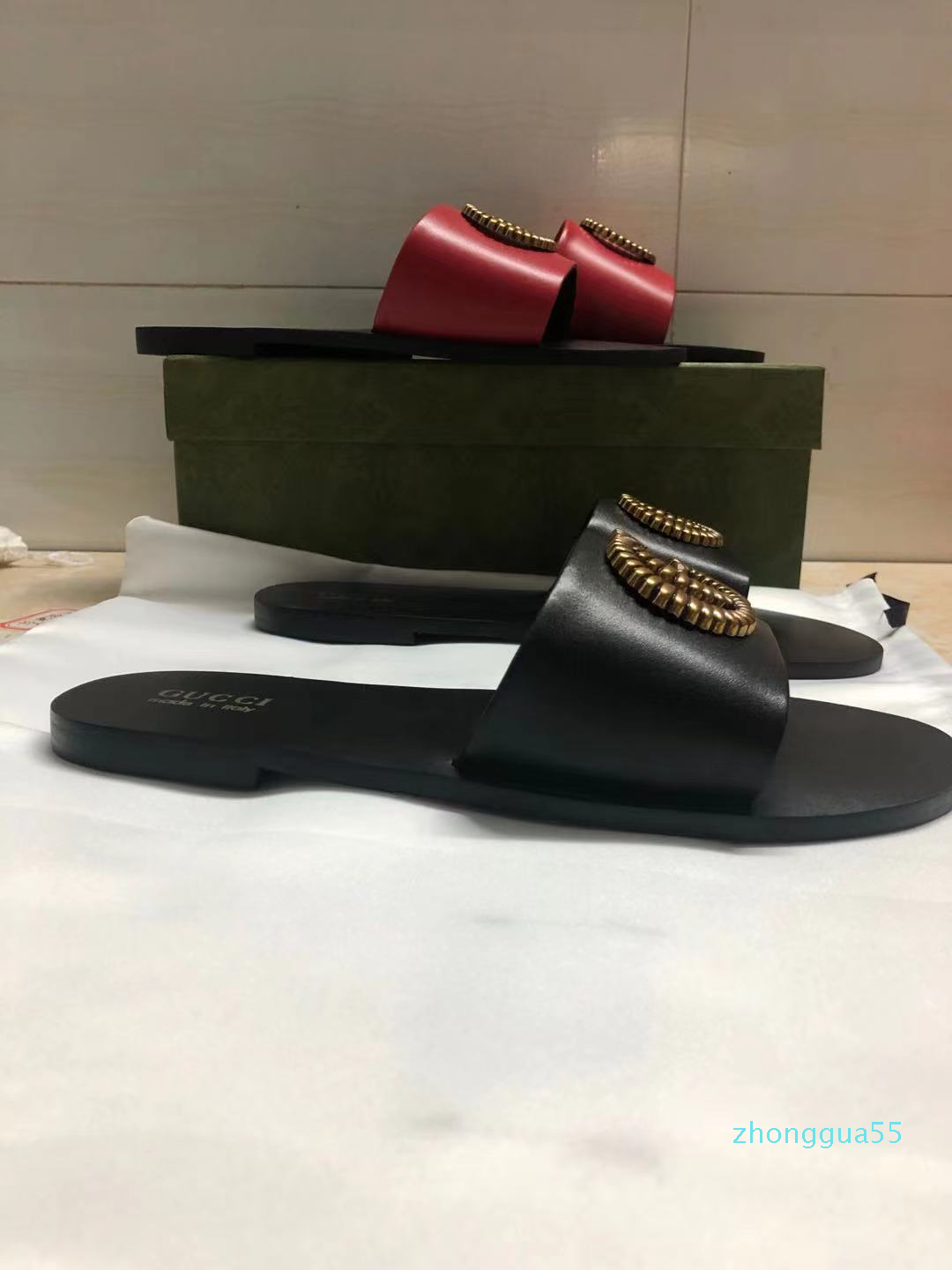 New electric embroidered flat slippers, fabric: imported sheepskin surface, foot-padded goatskin, high-grade bottom of original plate,, Black
New electric embroidered flat slippers, fabric: imported sheepskin surface, foot-padded goatskin, high-grade bottom of original plate,, Black