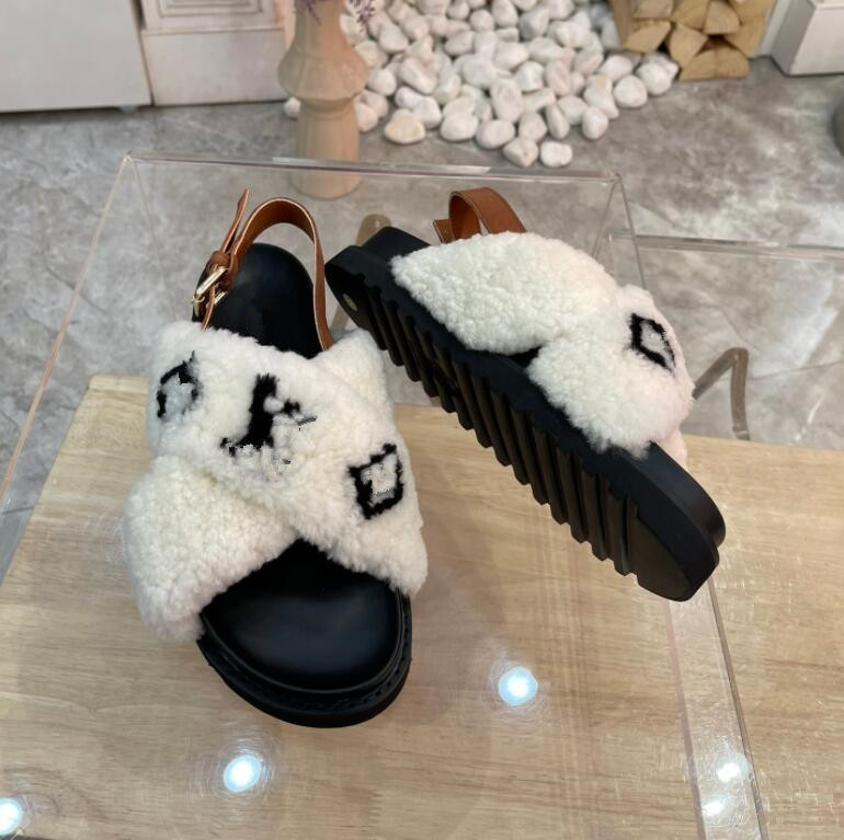 2022 Designer Men Women Sandals with Correct Flower Box Dust Bag Shoes Pool Pillow Slide Summer Wide Flat Sandal fashion Ladies Flip Flops Loafers Slipper
2022 Designer Men Women Sandals with Correct Flower Box Dust Bag Shoes Pool Pillow Slide Summer Wide Flat Sandal fashion Ladies Flip Flops Loafers Slipper