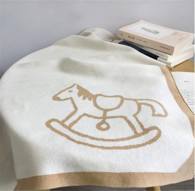 Luxury designer pony pattern blankets for newborn baby children high quality cotton shawl blanket size 100*100cm warm Christmas gifts 2022
Luxury designer pony pattern blankets for newborn baby children high quality cotton shawl blanket size 100*100cm warm Christmas gifts 2022