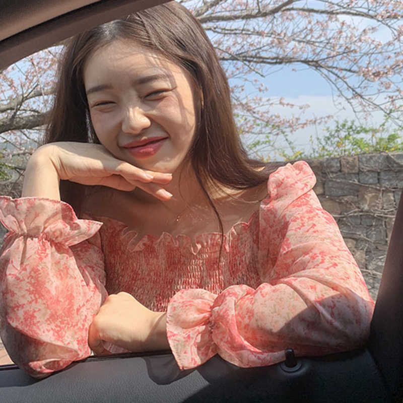 Korejpaa Women Shirt Summer Korean Chic Girls Gentle Sweet Wooden Ear Stitching Pleated Flared Sleeve Chiffon Floral Blouse 210526