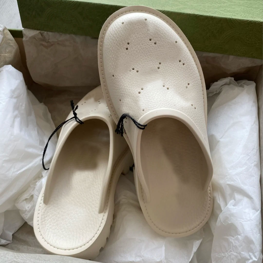 Brand Ladies Hollow G Platform Sandals Women Candy colors Clear High Heel sandal Stilettos Summer Shoe Top quality womens slippers size 35-40
Brand Ladies Hollow G Platform Sandals Women Candy colors Clear High Heel sandal Stilettos Summer Shoe Top quality womens slippers size 35-40