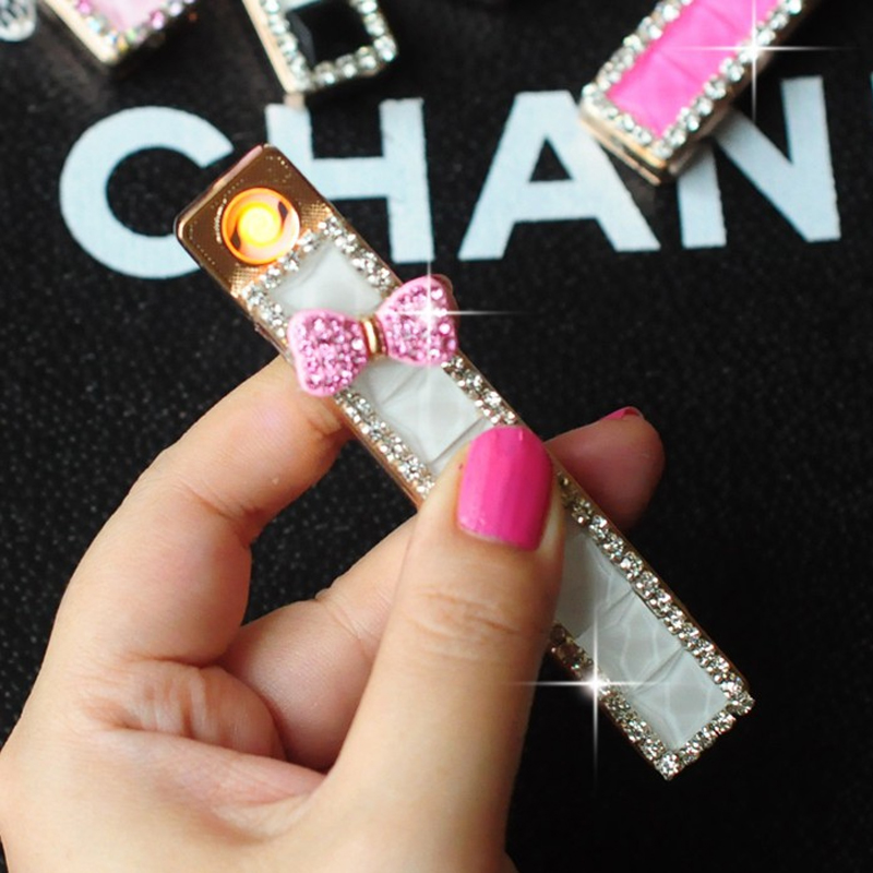 Cute Rhinestones Sim Eectric USB ighter Womens Gift Dropship piers Rechargeabe Fameess ighter Smoking Accessories
Cute Rhinestones Sim Eectric USB ighter Womens Gift Dropship piers Rechargeabe Fameess ighter Smoking Accessories