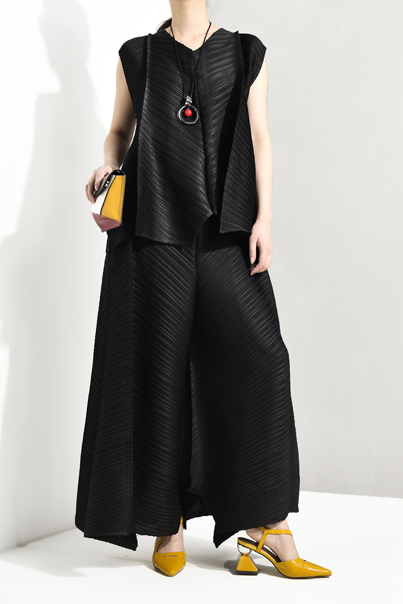 LANMREM Summer Fashion Temperament Women Loose Plus Casual Pleated Sleeveless Vest Loose Wide Leg Pants Suit TC194 210302