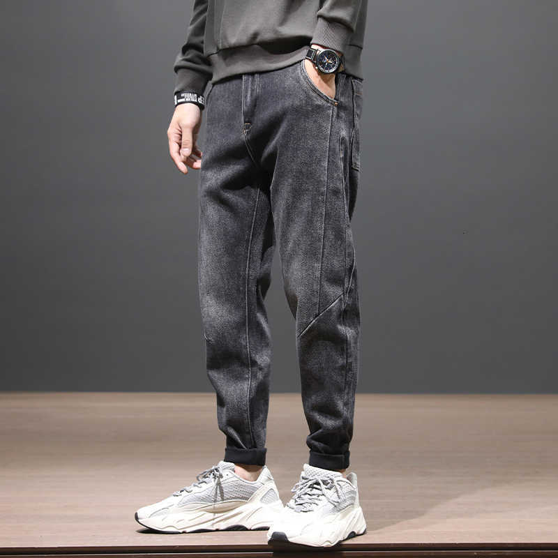 Fashion Streetwear Men Jeans Black Gray Elastic Loose Fit Denim Harem Pants Korean Style Hip Hop Wide Leg Small Bottom Trousers
Fashion Streetwear Men Jeans Black Gray Elastic Loose Fit Denim Harem Pants Korean Style Hip Hop Wide Leg Small Bottom Trousers