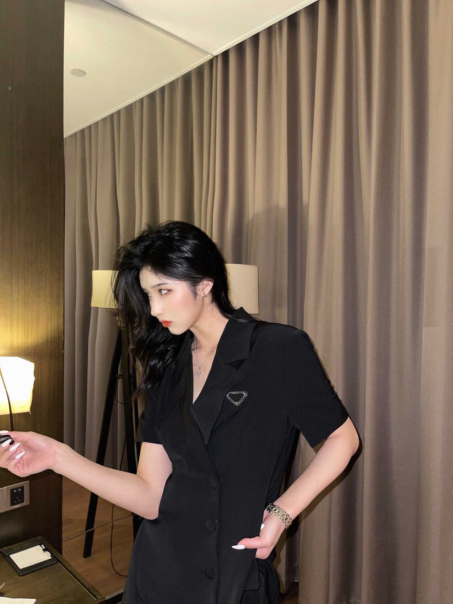 2021 street womens jackets classic retro fashion dress shirt Top fabric Comfortable breathable Letter Laser perforated on the back spring, White;black
2021 street womens jackets classic retro fashion dress shirt Top fabric Comfortable breathable Letter Laser perforated on the back spring, White;black