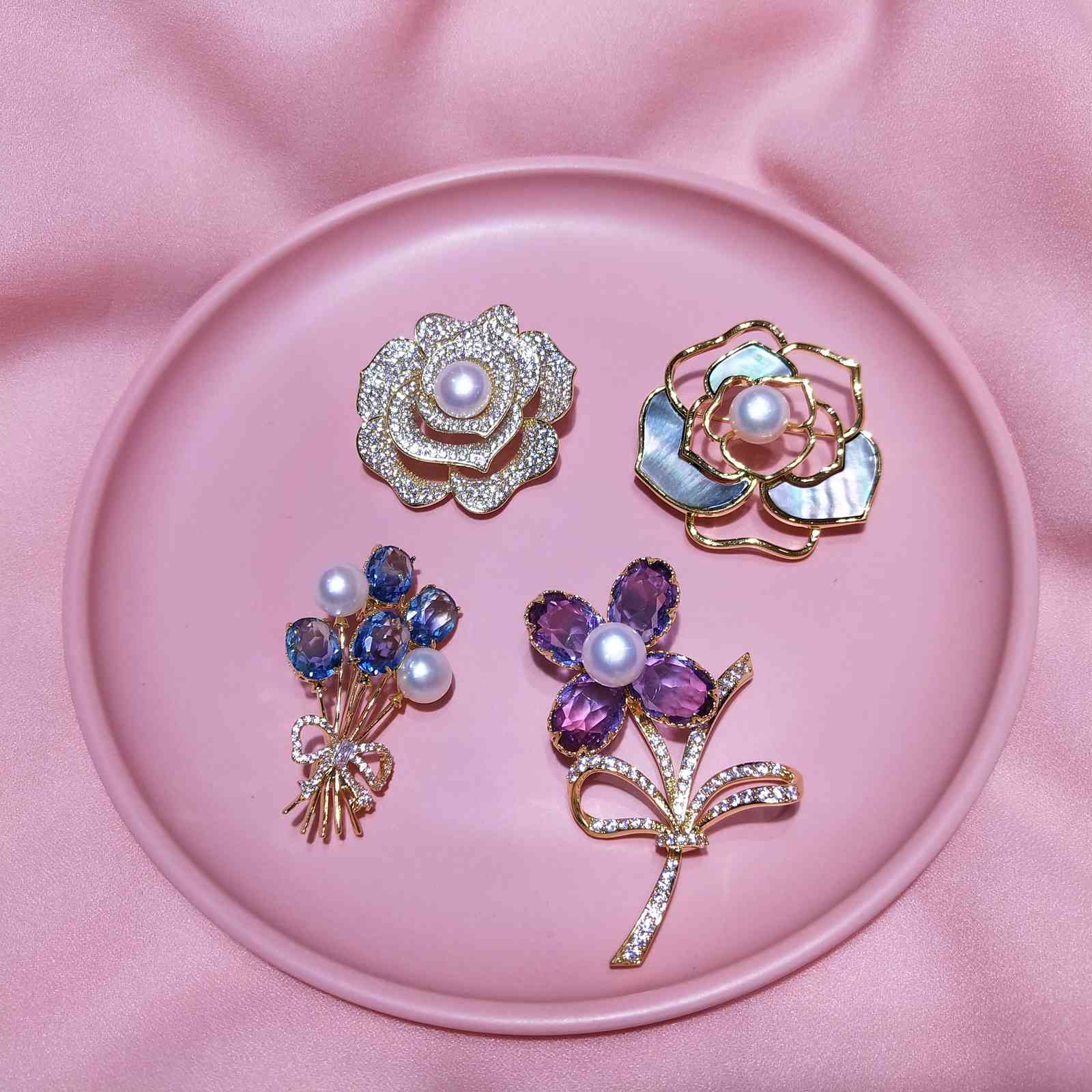 925 Sterling Silver Moon Freshwater Pearl Zircon Women Suit Dress Brooch Pin Camellia Flower Butterfly Jewelry
925 Sterling Silver Moon Freshwater Pearl Zircon Women Suit Dress Brooch Pin Camellia Flower Butterfly Jewelry