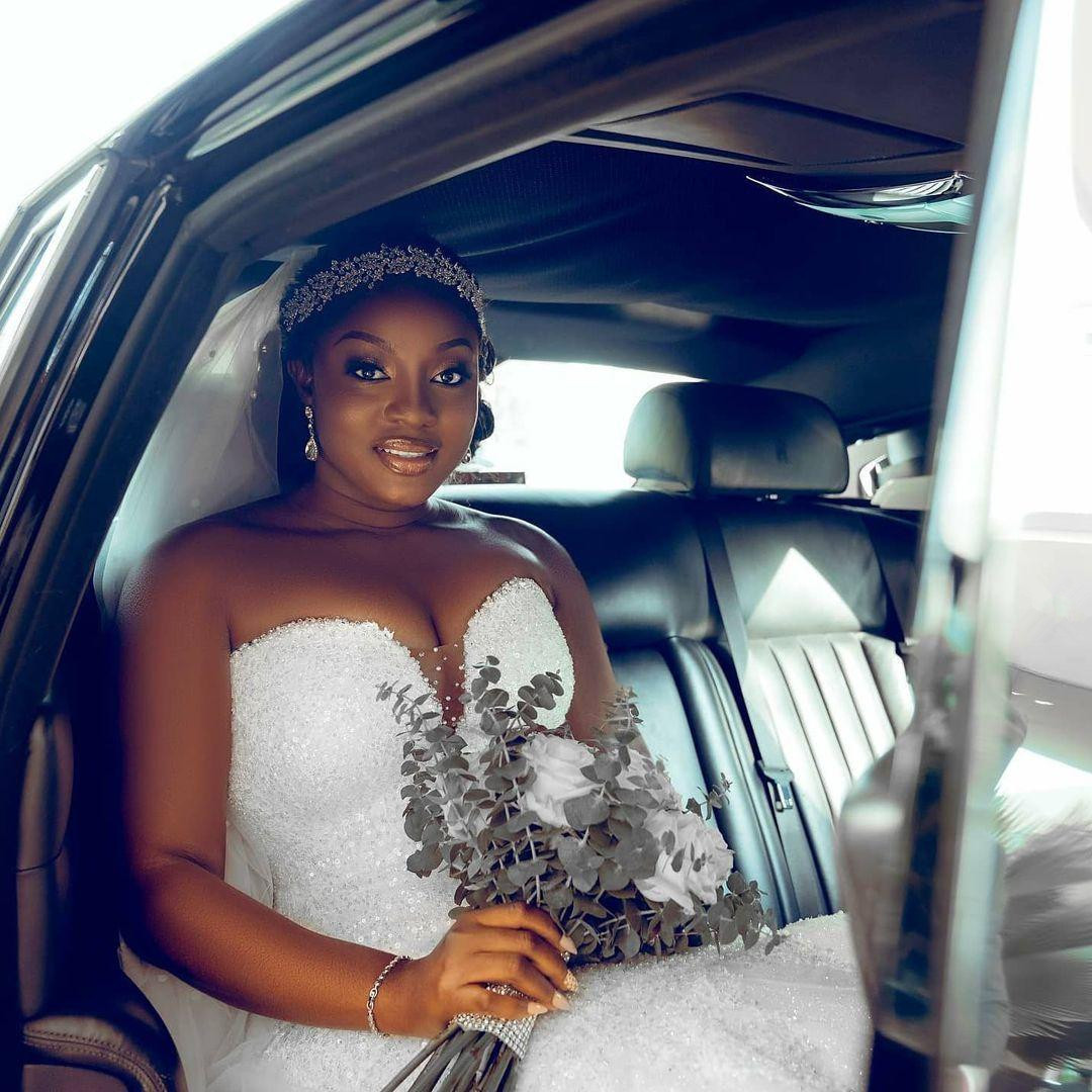 Plus Size Arabic Aso Ebi Sparkly Wedding Dresses Sweetheart Lace Beaded vestidos de novia Custom Made Bridal Gowns