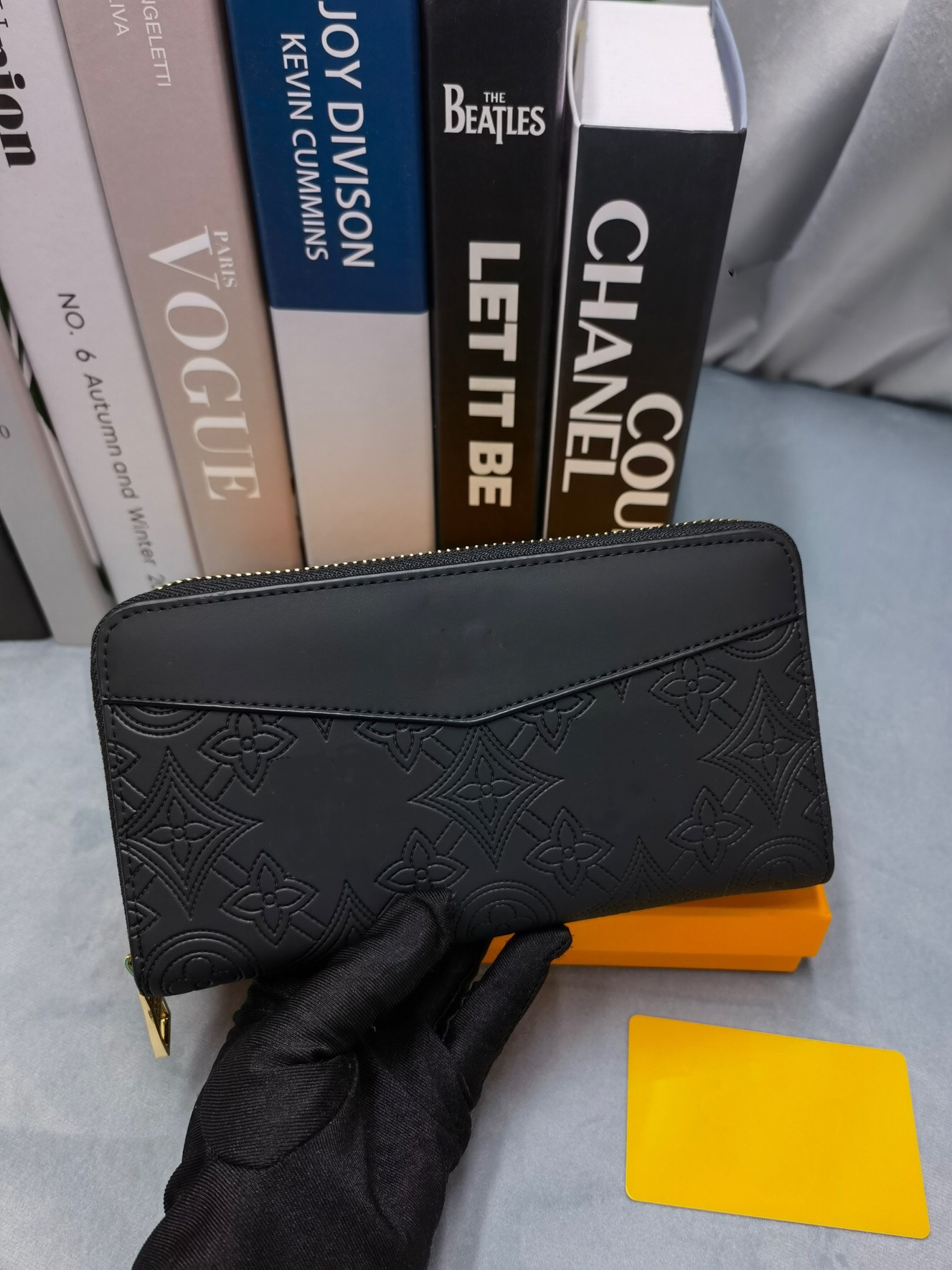 High quality designer men's wallet leather ladies long letter card holder coin purse hand bag with gift box, Red;black
High quality designer men's wallet leather ladies long letter card holder coin purse hand bag with gift box, Red;black