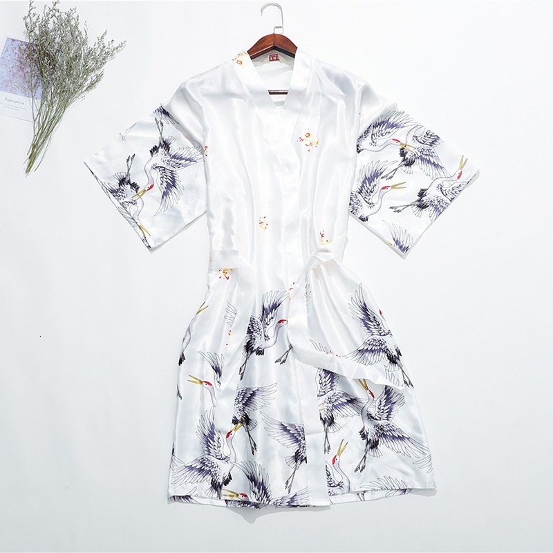 Chinese Robe Gown Women Kimono Bathrobe Loose Home Dress Bridemaid Sleepwear Belt Sexy V-neck Summer Rayon Nightdress Q4ml, Champagne
Chinese Robe Gown Women Kimono Bathrobe Loose Home Dress Bridemaid Sleepwear Belt Sexy V-neck Summer Rayon Nightdress Q4ml, Champagne