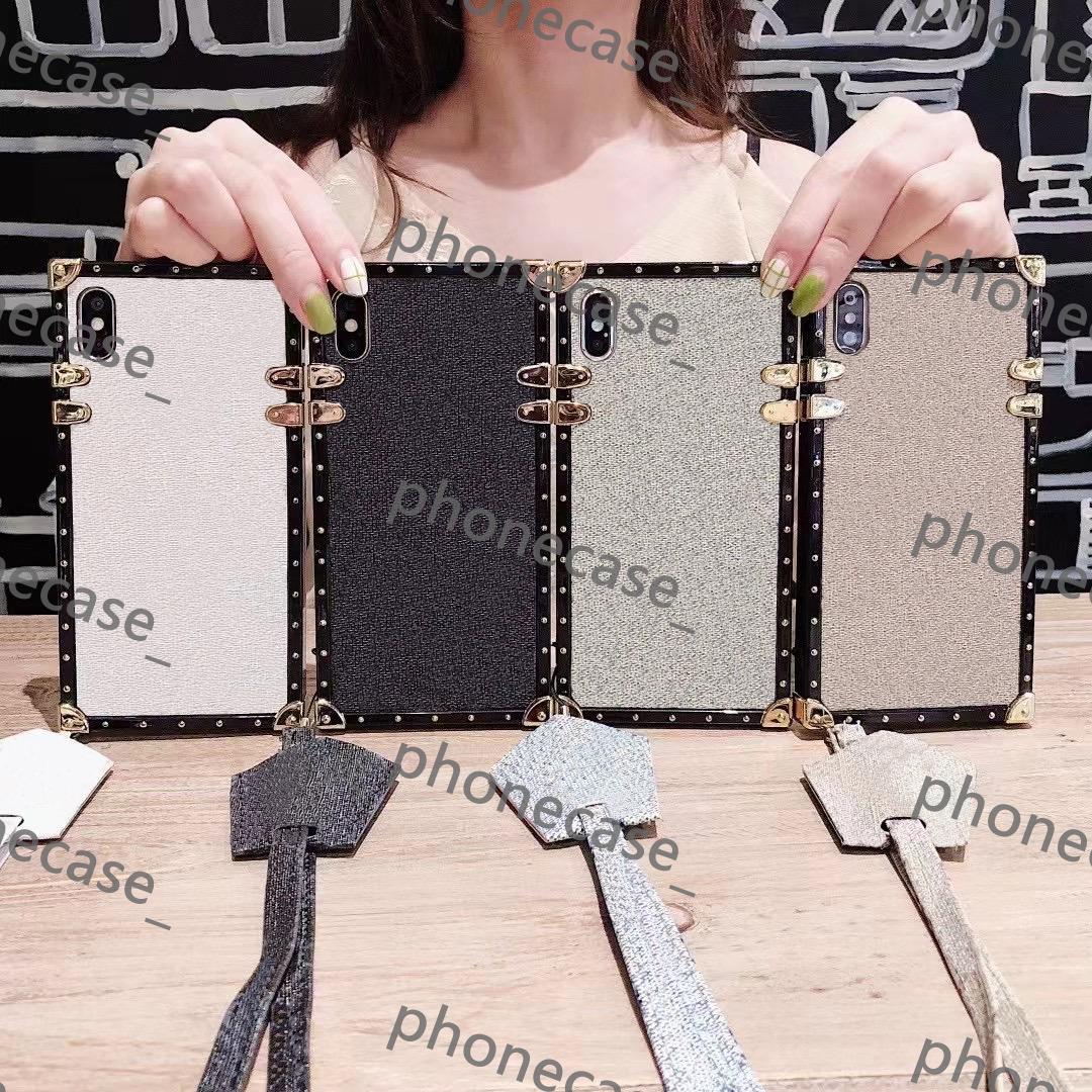 Fashion designer phone cases for iphone 13 pro max 12 11 mini XR XS XSMax 7/8 plus retro classic leather Lanyard with original box
Fashion designer phone cases for iphone 13 pro max 12 11 mini XR XS XSMax 7/8 plus retro classic leather Lanyard with original box