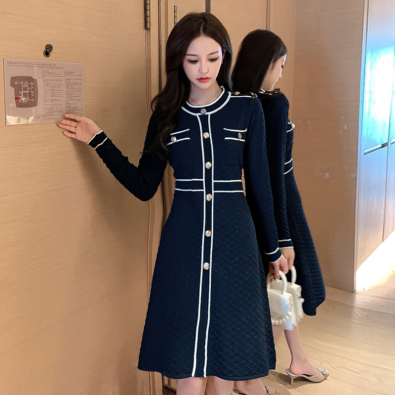 Autumn Winter New O-neck and Long Sleeve Knitted Dress Women Slim Waist Button Fashion Bright Shinny Outfit 201008