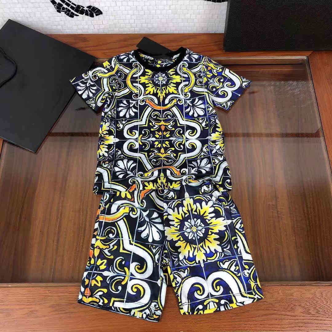 2021ss summer boys sets T-shirt two piece children t shirt+shorts boy print brand clothes Kids great quality children suit sport, Supplementary price difference
2021ss summer boys sets T-shirt two piece children t shirt+shorts boy print brand clothes Kids great quality children suit sport, Supplementary price difference