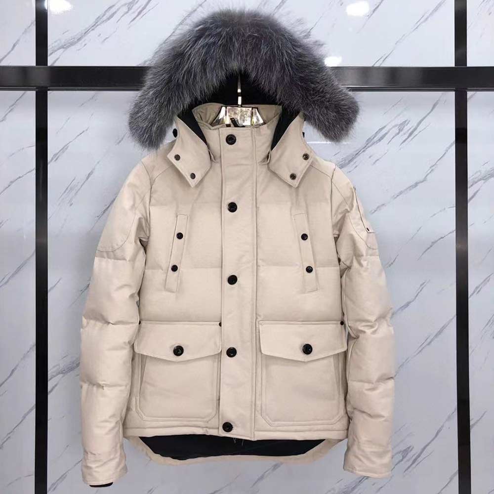2021 Branded Winter Mens Down Jacket Designer Male Warm Big Fur Collar Hooded Outwear Fashion Gentlemen Thick Stand Coat Windproof Par, Opp bag no sale clothing
2021 Branded Winter Mens Down Jacket Designer Male Warm Big Fur Collar Hooded Outwear Fashion Gentlemen Thick Stand Coat Windproof Par, Opp bag no sale clothing